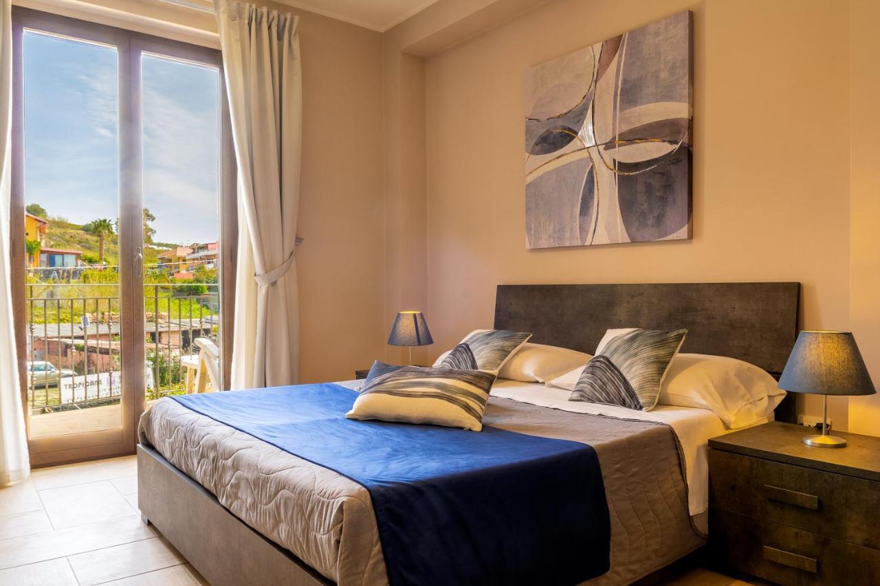 Villetta Desiderio Apartment Giardini Naxos Exteriör bild
