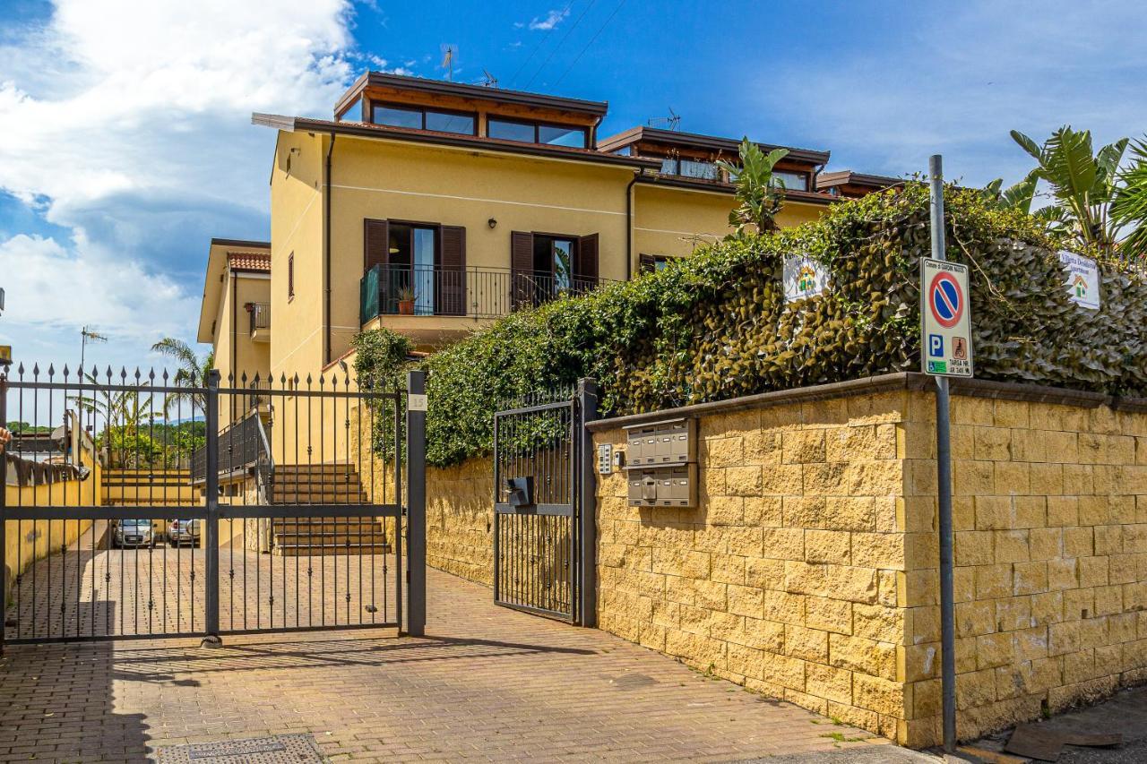 Villetta Desiderio Apartment Giardini Naxos Exteriör bild